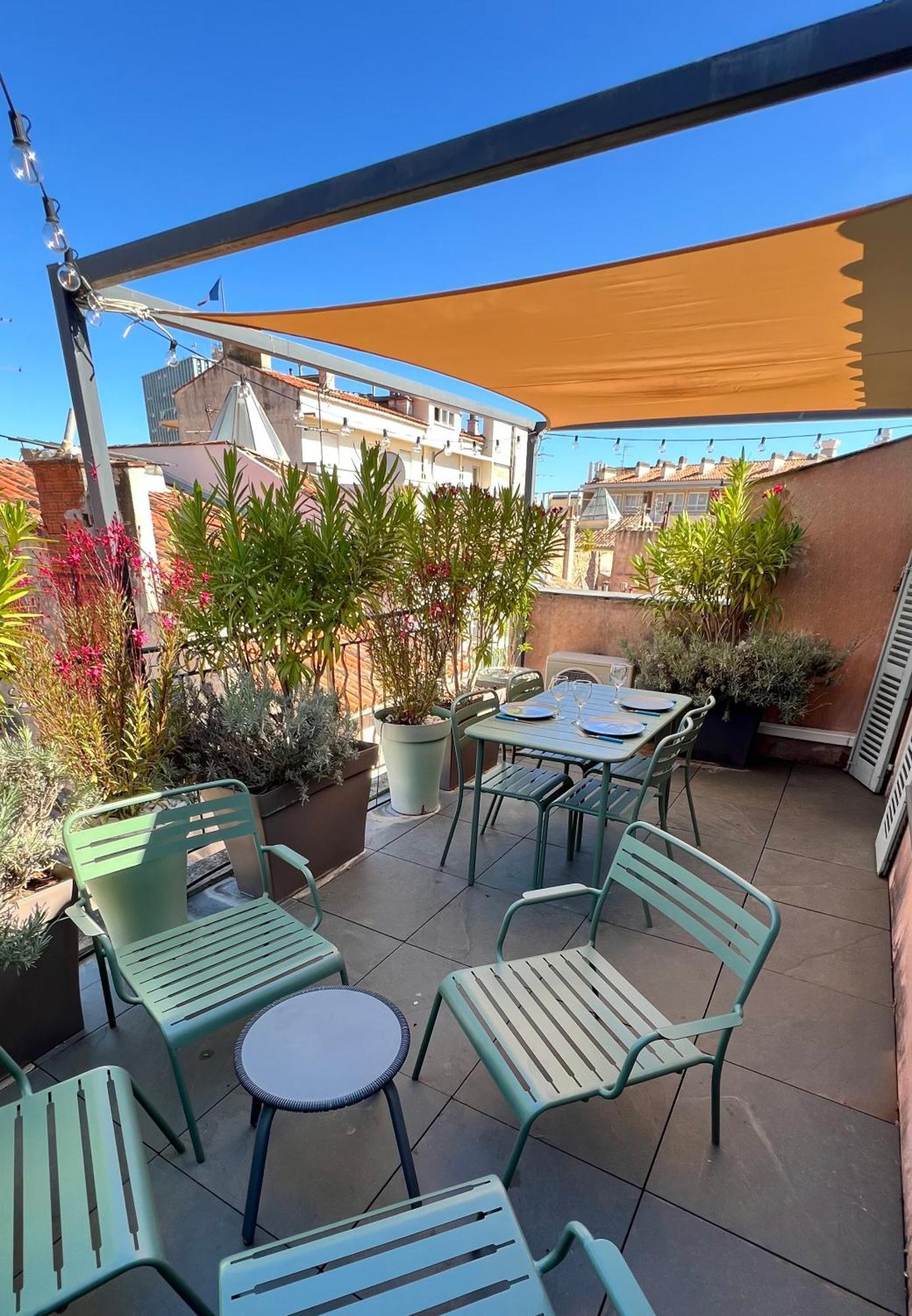 شقة 2 Pieces Avec Grande Terrasse - Centre De تولون المظهر الخارجي الصورة